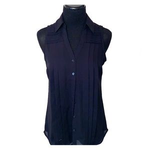 Sleeveless Pleated Lace Express Shirt - XS